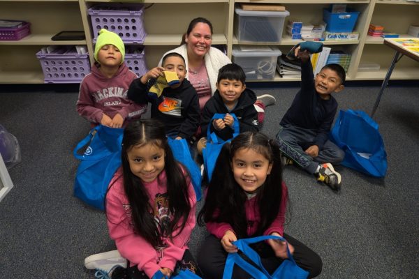 ELL Students with MASA Totes